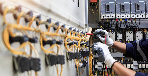 Professional Electrician technician working in Valrico, FL